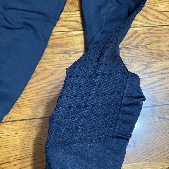 Fabletics Womens Sync High Waisted Perforated Leggings Medium? Black 24” Inseam. - Picture 8 of 10